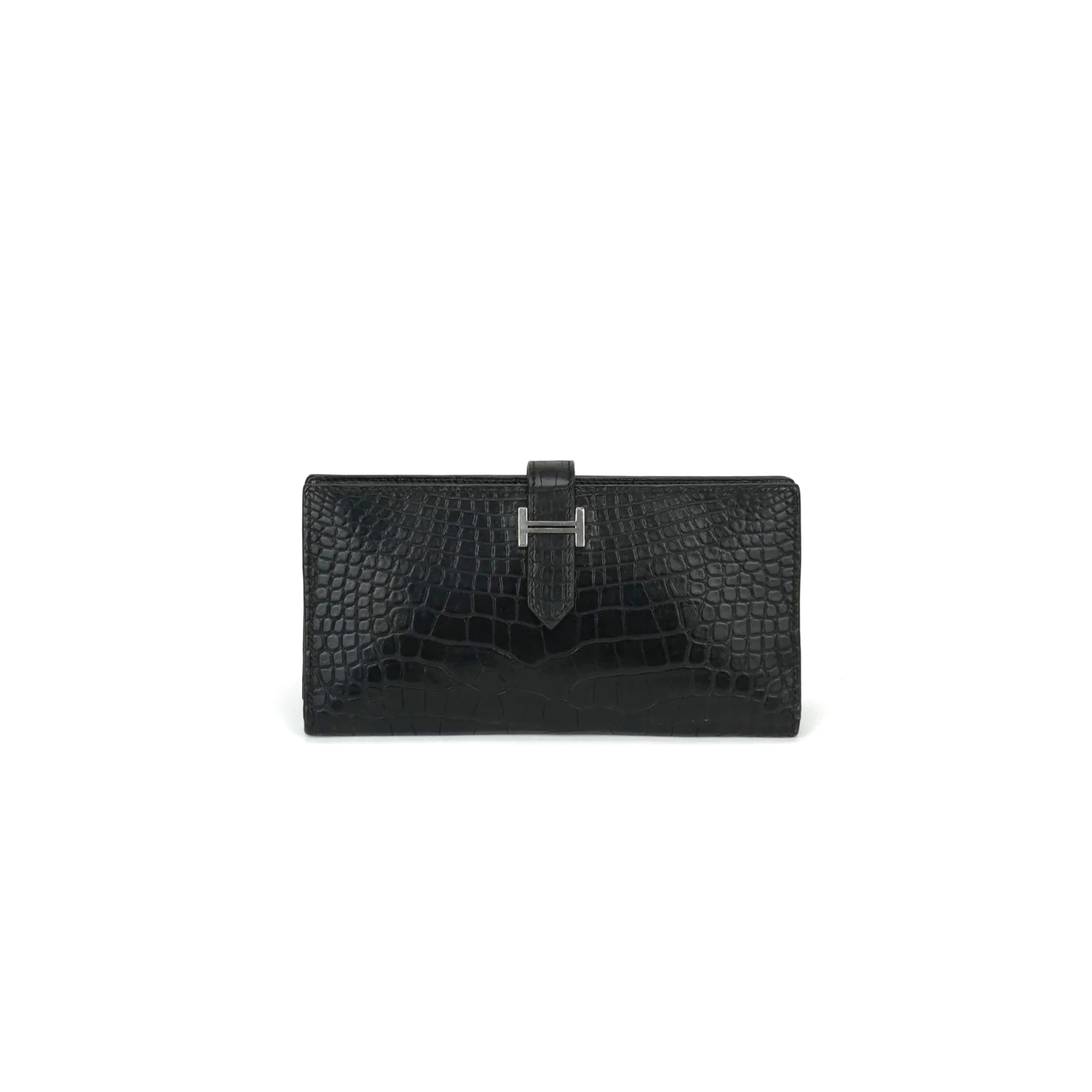 HERMÈS BEARN SOUFFLET LONG WALLET IN ALLIGATOR AND CROCODILE LEATHER WITH BLACK AND SILVER HARDWARE (17.5*9cm)